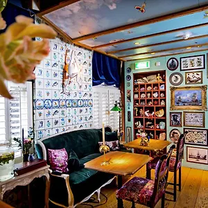 Hotel Rosalia's Menagerie Cocktail Bar & Innupstairs, Amsterdam