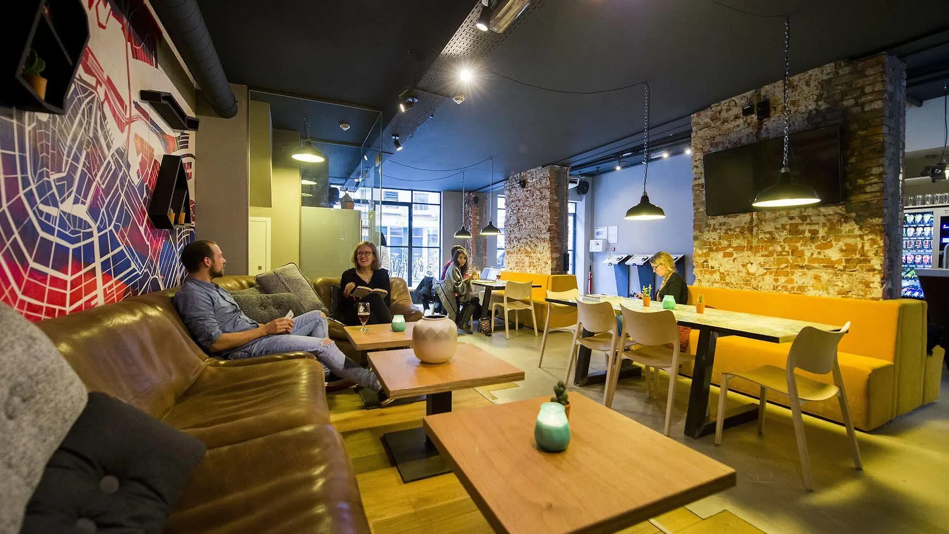 Cityhub Ámsterdam 4*,